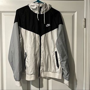 Nike Sportswear Windrunner
Men's Hooded Jacket